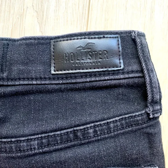 Hollister High-Rise Jean Shorts 3” - Picture 5 of 5